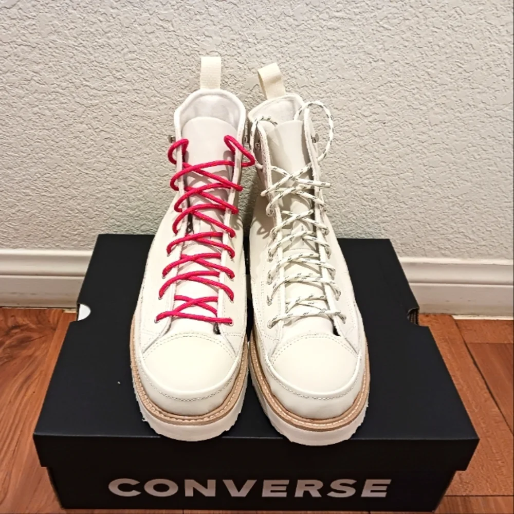 Converse - Picture 2 of 4